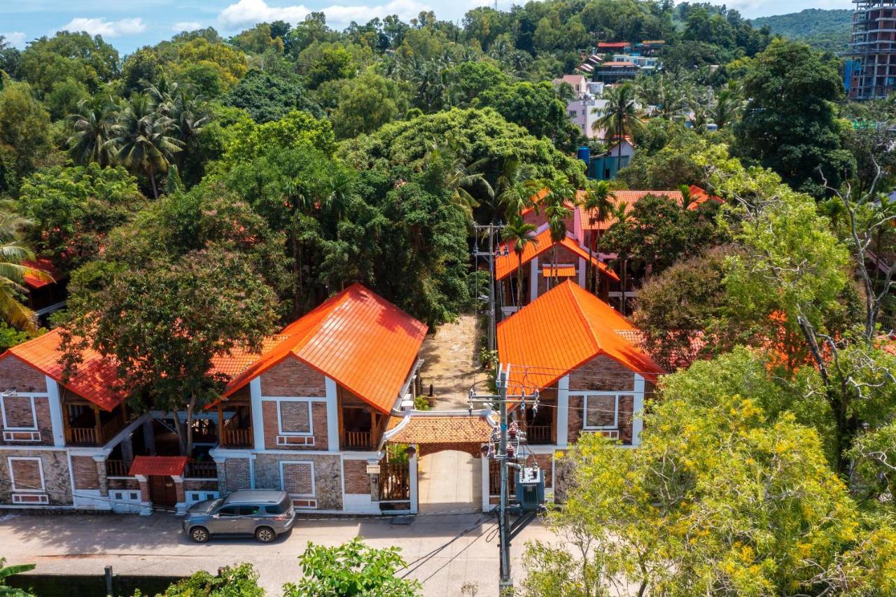 Old Town Resort Дуонг-Донг Экстерьер фото